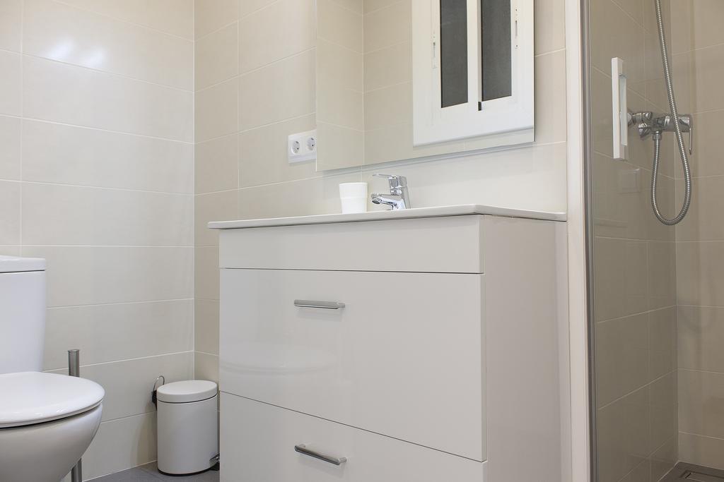 Apartament Flateli Roger 6 Barcelona Zewnętrze zdjęcie