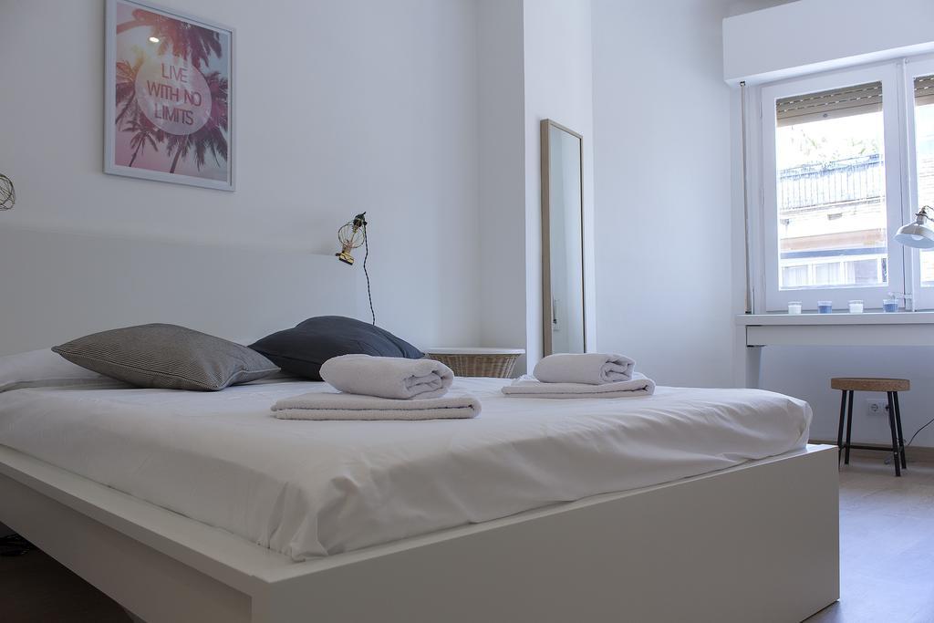 Apartament Flateli Roger 6 Barcelona Zewnętrze zdjęcie